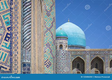 “The Mosque-Madrasa Complex at Uch Sharif” A Symphony of Intricate Geometries and Divine Inspiration!