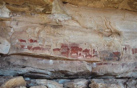  The San Rock Paintings of uKhahlamba: Dazzling Displays of Ancient Storytelling and Spiritual Significance!